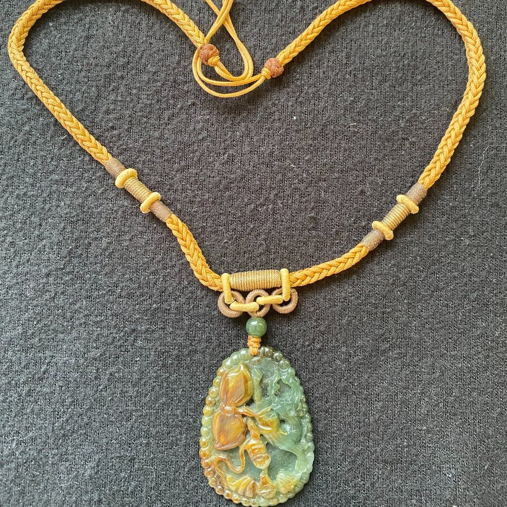 Jade hand-roped necklace.